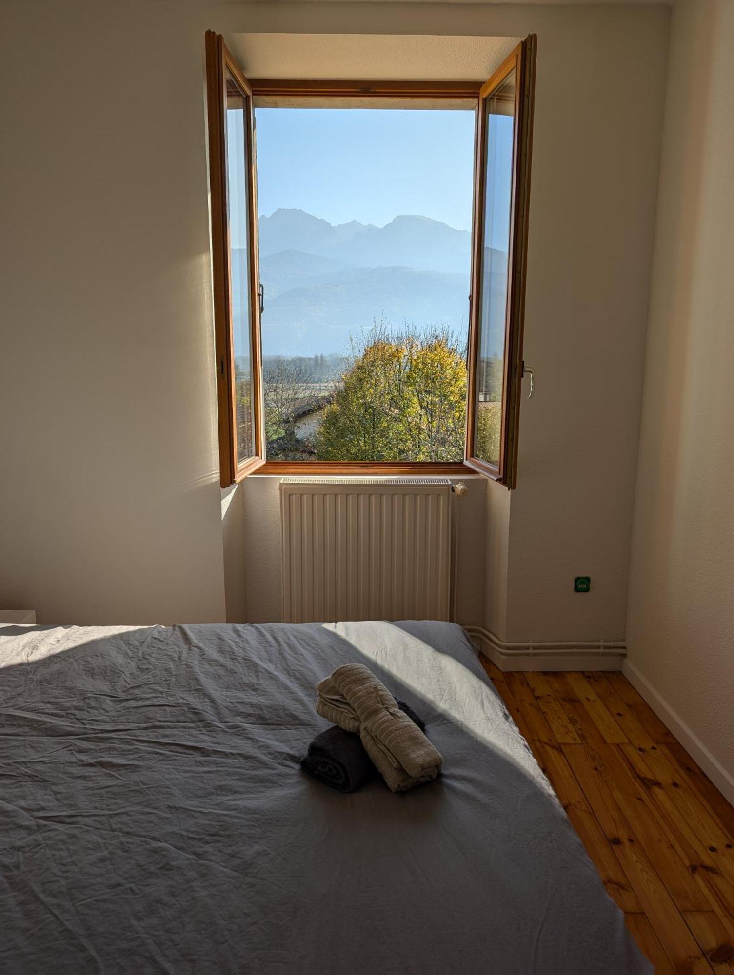 Appart 65M2 Avec 2 Chambres Dans Ferme Renovee - Parking Gratuit - Grande Vue Montagnes Montbonnot-Saint-Martin Esterno foto